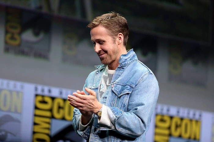 Ryan Gosling – Retro slick-back, bleach-blonde phases, Hair Style and Face Shape
